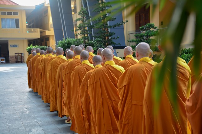 Pratimoksa commandment rite and precept listen at Hoang Phap pagoda